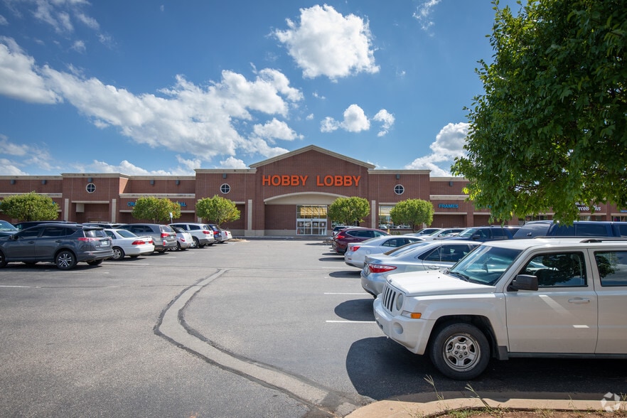 More Photos Of 730-828 W Danforth Rd, Edmond Storefront For Sale