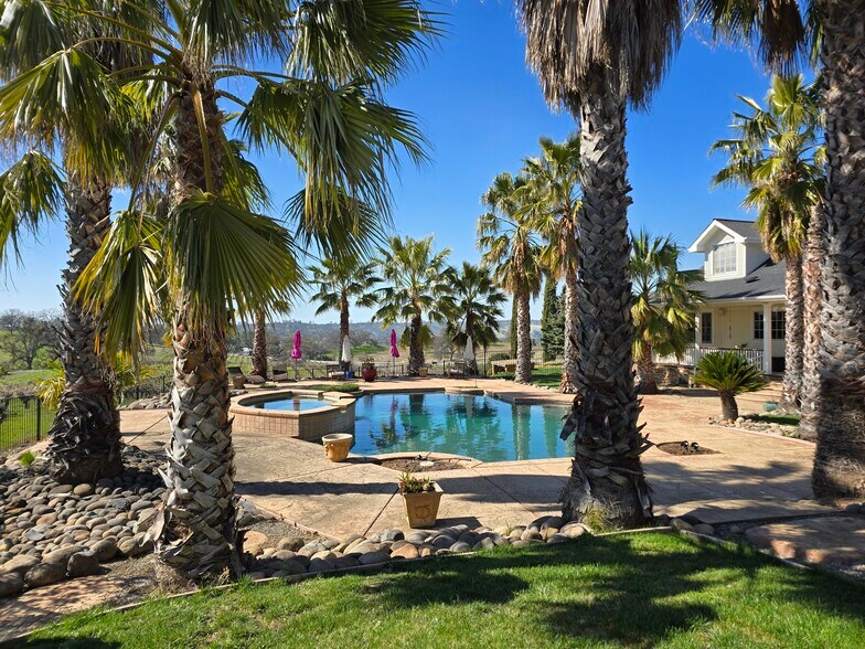 More Photos Of 10120 Shenandoah Rd, Plymouth Winery Vineyard For Sale