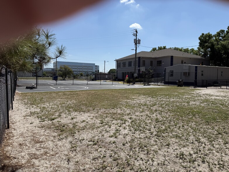 More Photos Of 1511 S US Highway 301, Tampa Business Park For Sale