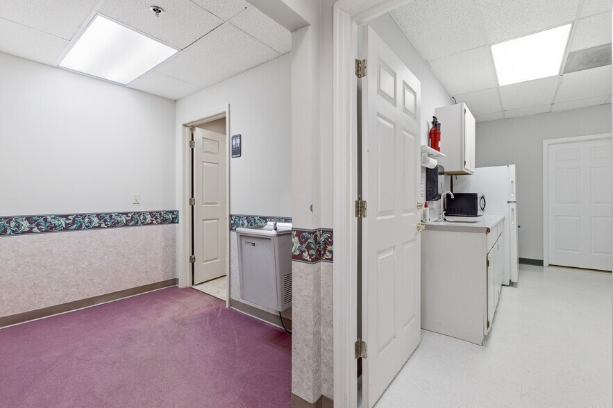 More Photos Of 104-176 Cude Ln, Madison Medical For Lease