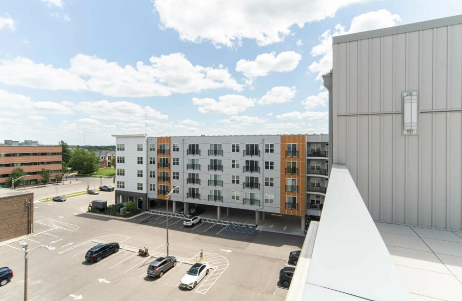 More Photos Of 501 S Capitol Ave, Lansing Office For Sale