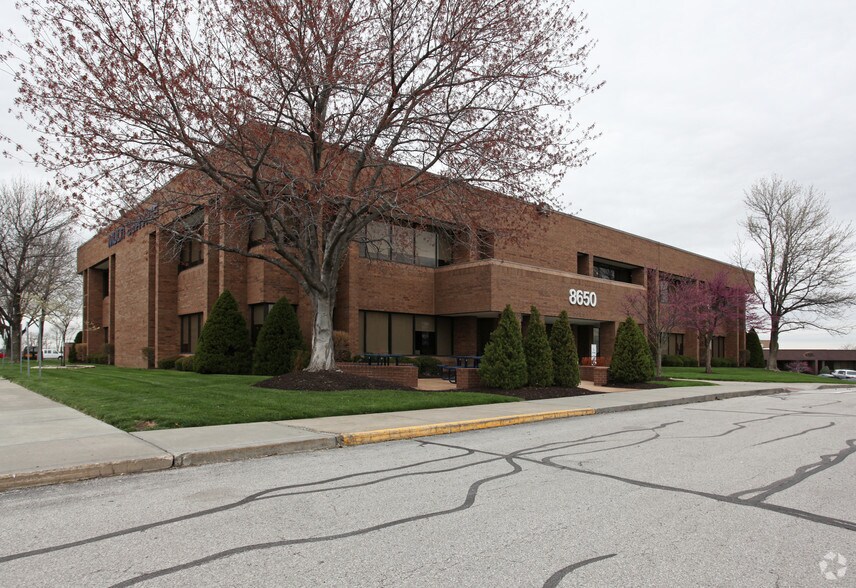 Primary Photo Of 8650 College Blvd, Overland Park Office For Lease