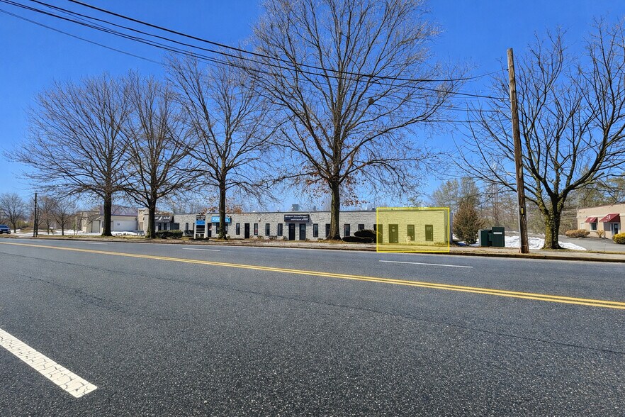 More Photos Of 232 N Belle Mead Rd, East Setauket Storefront For Lease