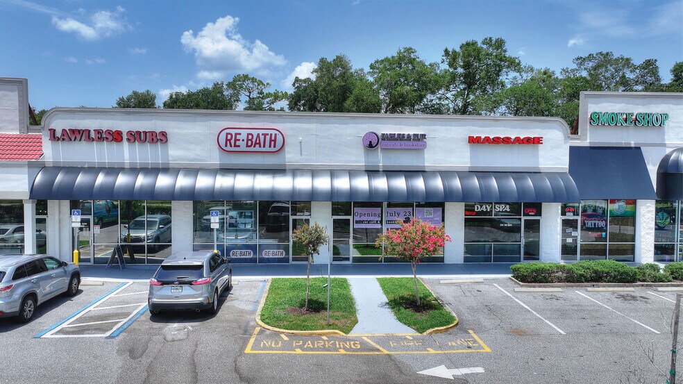 More Photos Of 445 W State Road 436, Altamonte Springs General Retail For Lease