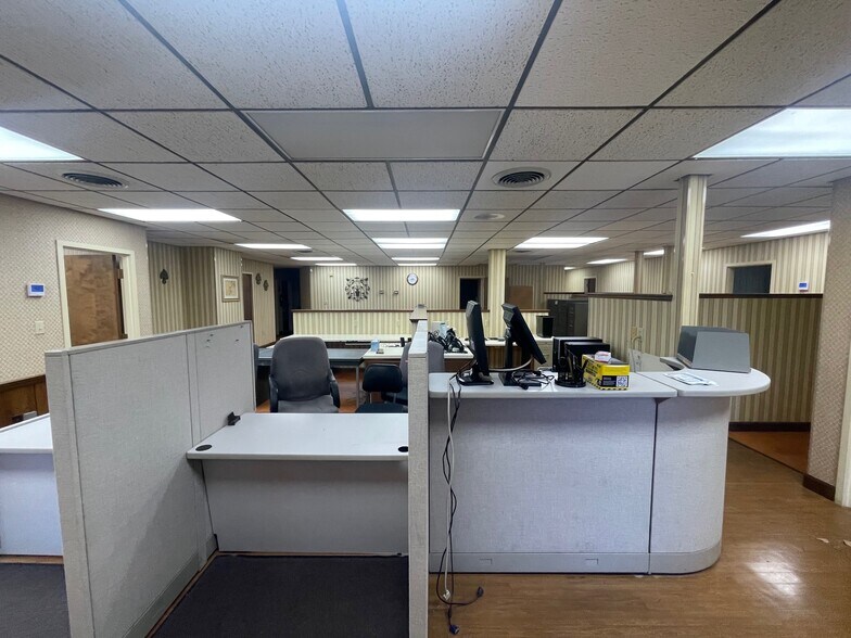 More Photos Of 240 Carriage House Dr, Jackson Office For Lease