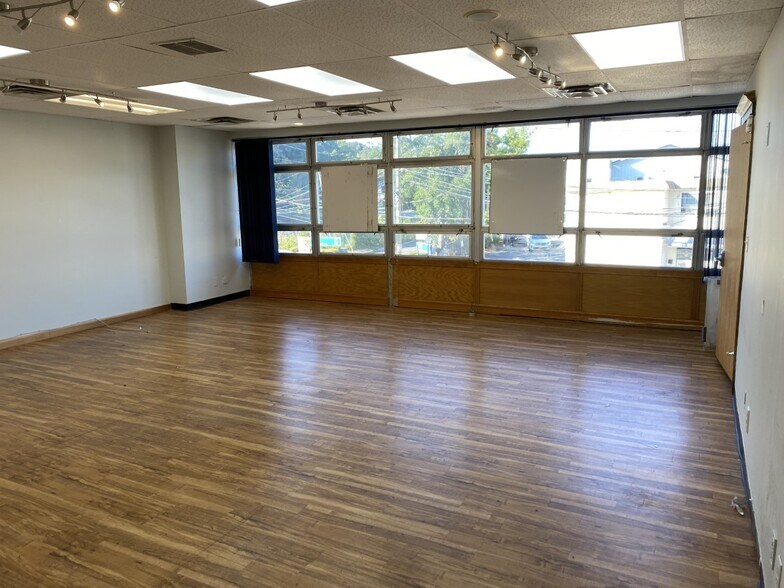 More Photos Of 10 W Main St, Elmsford Medical For Sale