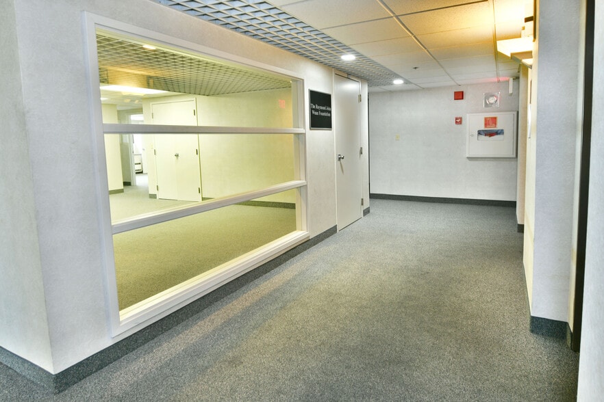 More Photos Of 108 Main Ave SW, Warren Office Residential For Lease