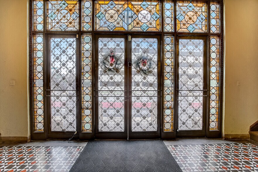 More Photos Of 1110 Guadalupe St, Austin Specialty For Sale