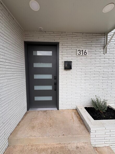 More Photos Of 316 Bonner Ave, Tyler Office For Lease