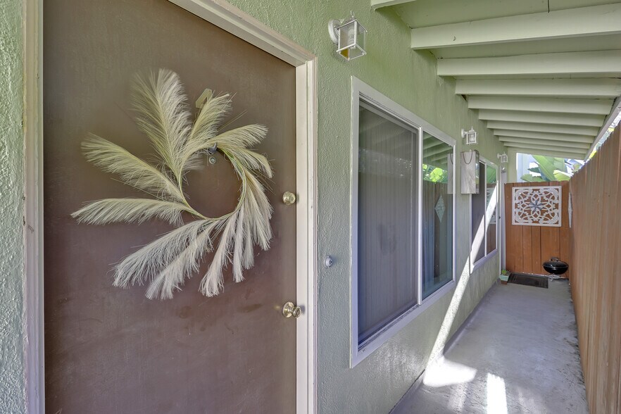 More Photos Of 153-157 W Channel Rd, Santa Monica Apartments For Sale