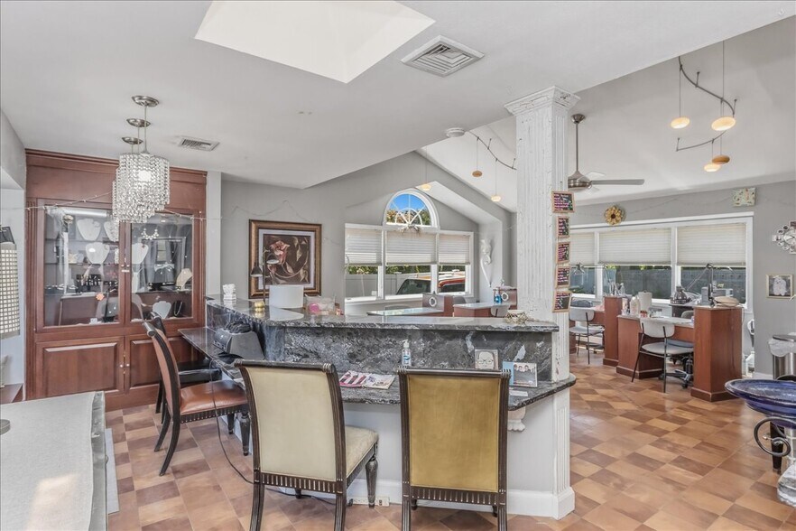 More Photos Of 774 Townline Rd, Hauppauge Research And Development For Sale