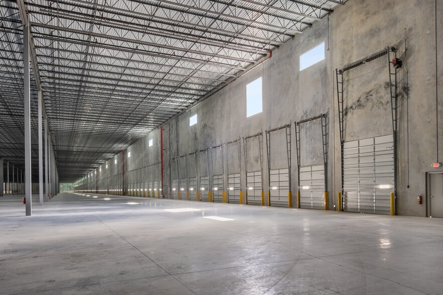 More Photos Of 5001 Crossroads Pky, Fort Pierce Warehouse For Sale