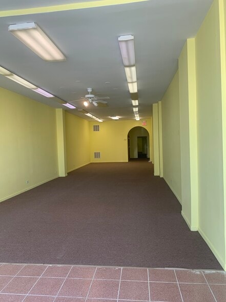 More Photos Of 4849-4853 Oakton St, Skokie Storefront For Lease