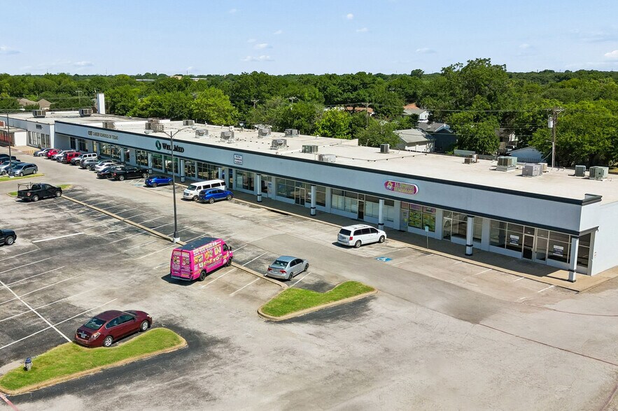 More Photos Of 9888 Ferguson Rd, Dallas Unknown For Lease