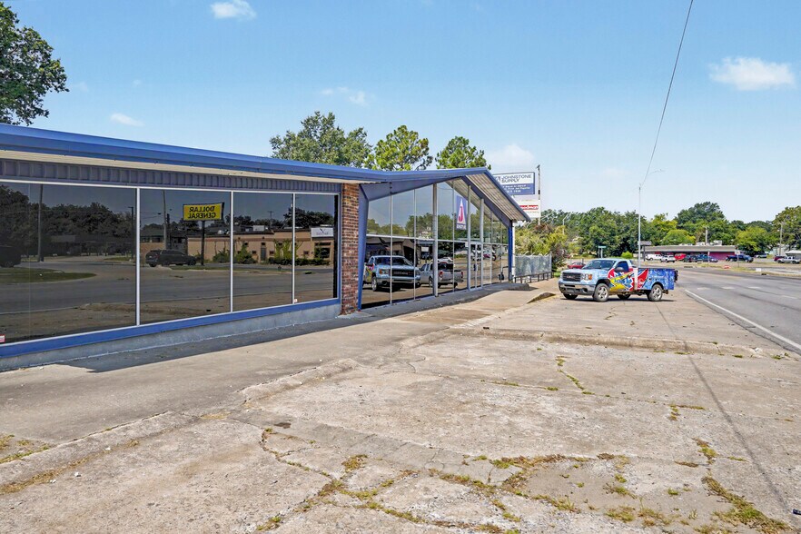 More Photos Of 1615 W Okmulgee St, Muskogee Freestanding For Sale