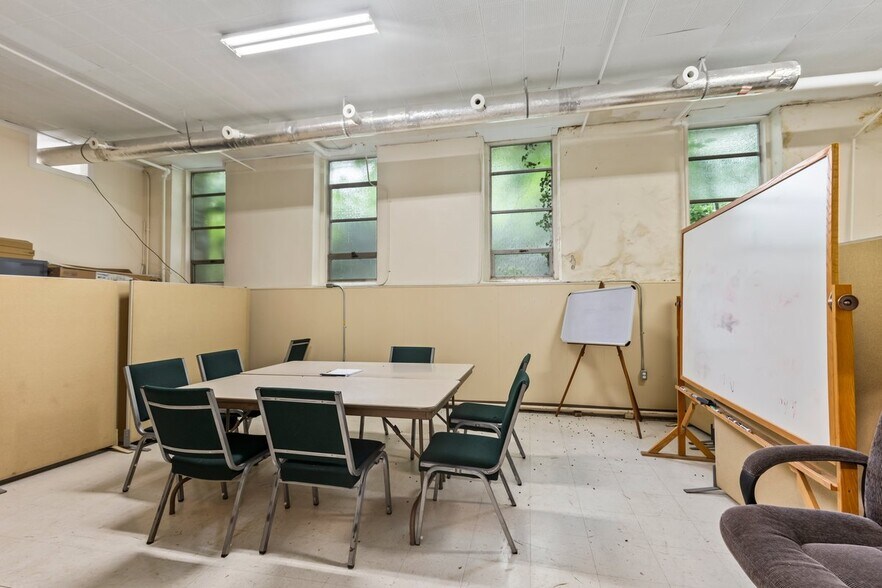 More Photos Of 1517 McCausland Ave, Saint Louis Specialty For Sale