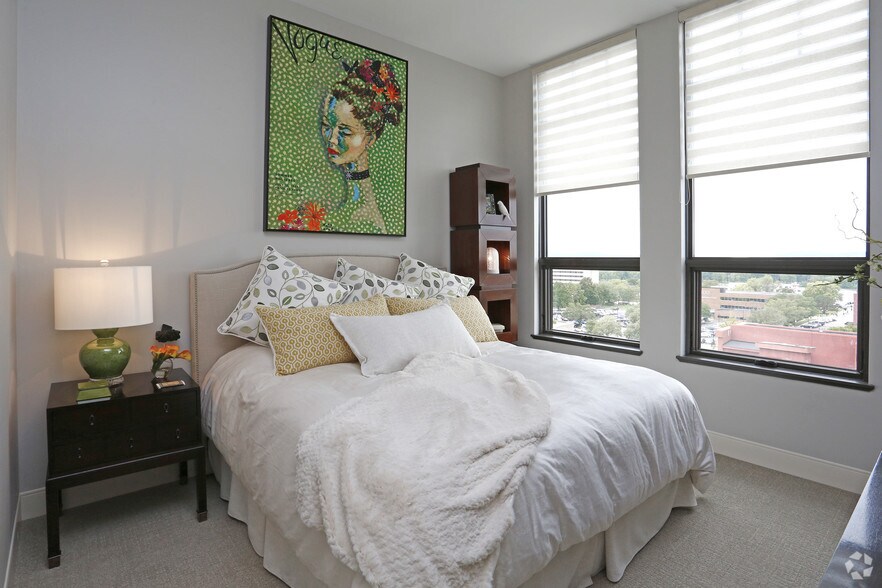 More Photos Of 323 State St, La Crosse Apartments For Sale