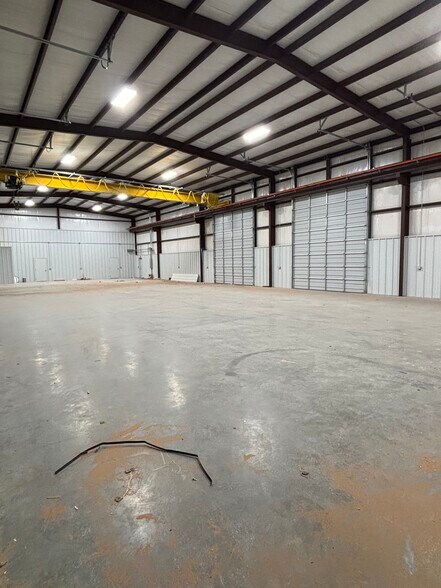 More Photos Of 2408 E County Road 130, Midland Warehouse For Lease