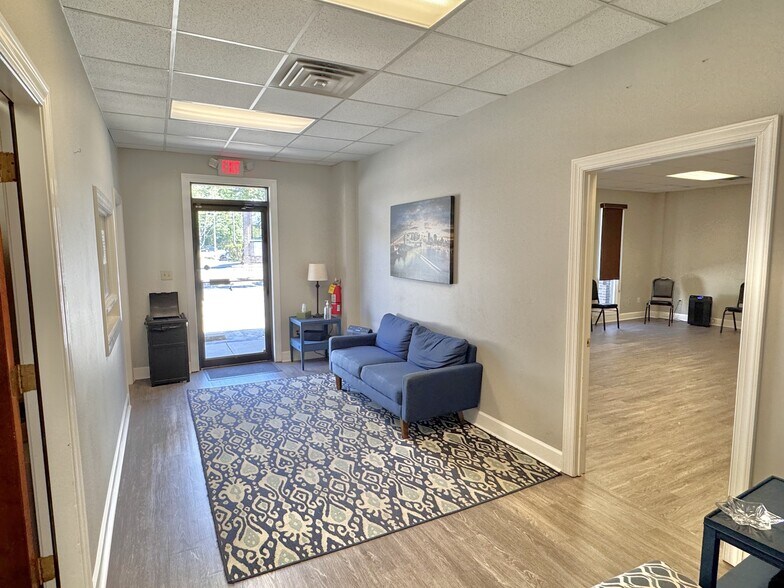 More Photos Of 747 Queen City Pky, Gainesville Unknown For Lease
