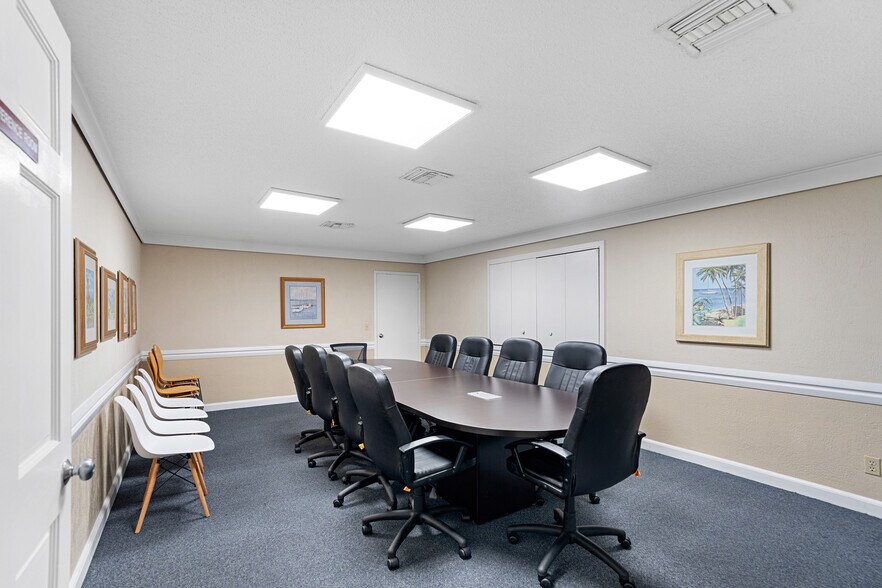 More Photos Of 1635 S Ridgewood Ave, Daytona Beach Office For Lease