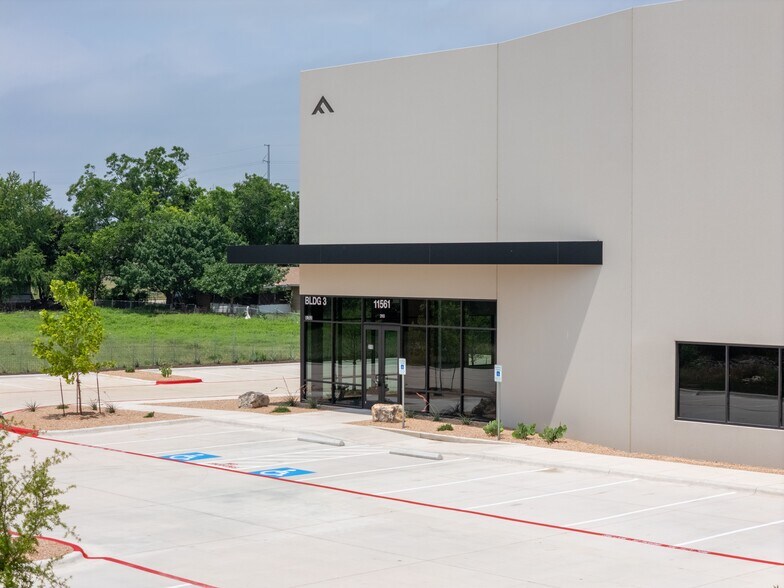 More Photos Of Hero Way West, Leander Unknown For Lease