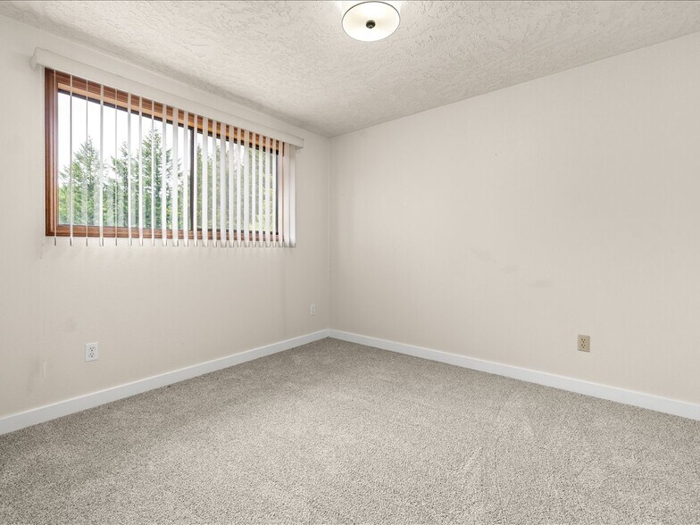 More Photos Of 115 NW Harmony Ln, Corvallis Specialty For Sale