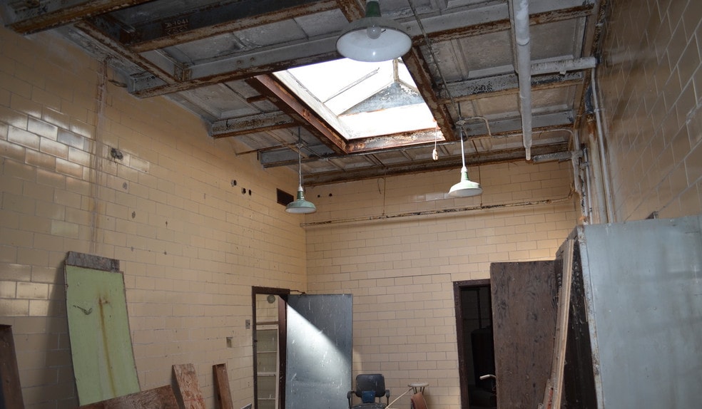 More Photos Of 118 E Main St, Mc Connell Warehouse For Sale