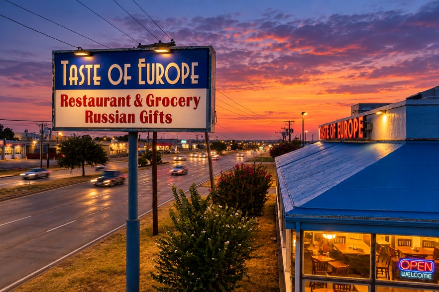 More Photos Of 1901 W Pioneer Pky, Arlington Restaurant For Sale