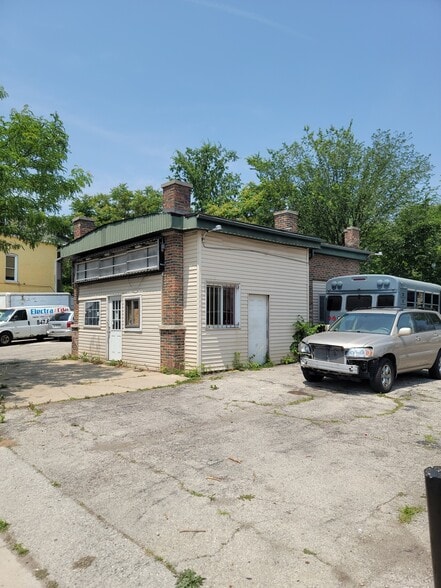 More Photos Of 409 Lake St, Maywood Freestanding For Sale