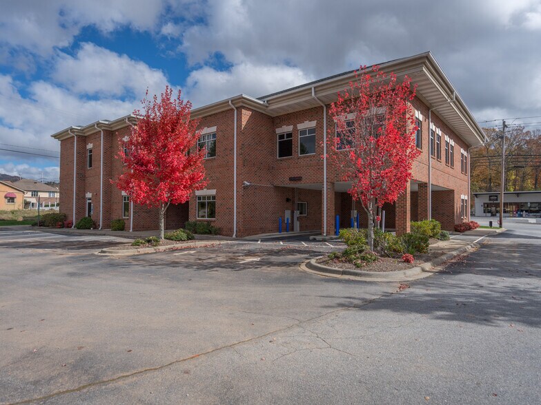 More Photos Of 1985 Hendersonville Rd, Asheville Office For Lease