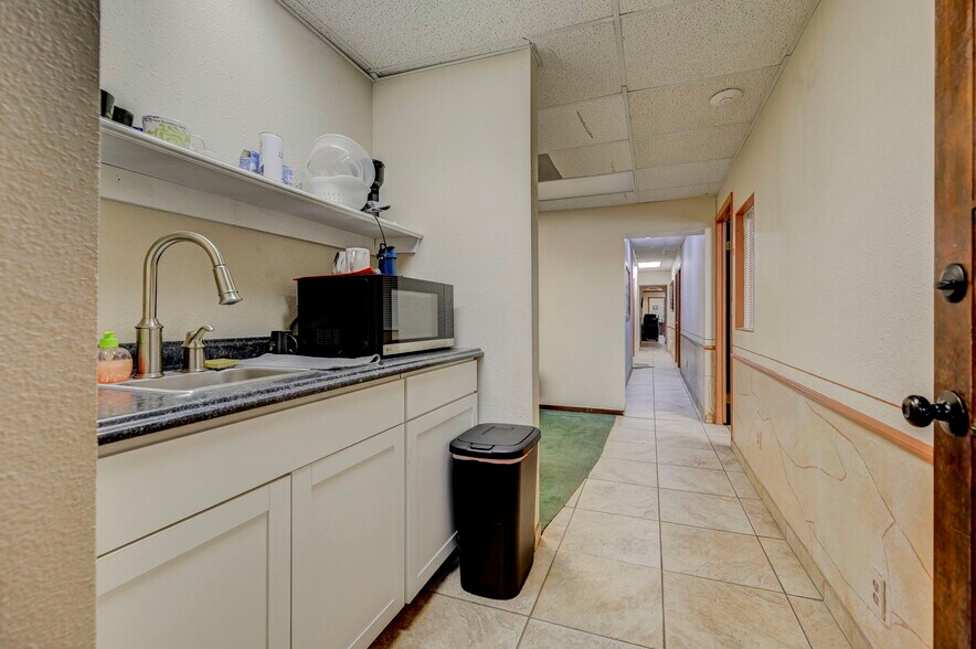 More Photos Of 311 W 24th St, Pueblo Office For Sale