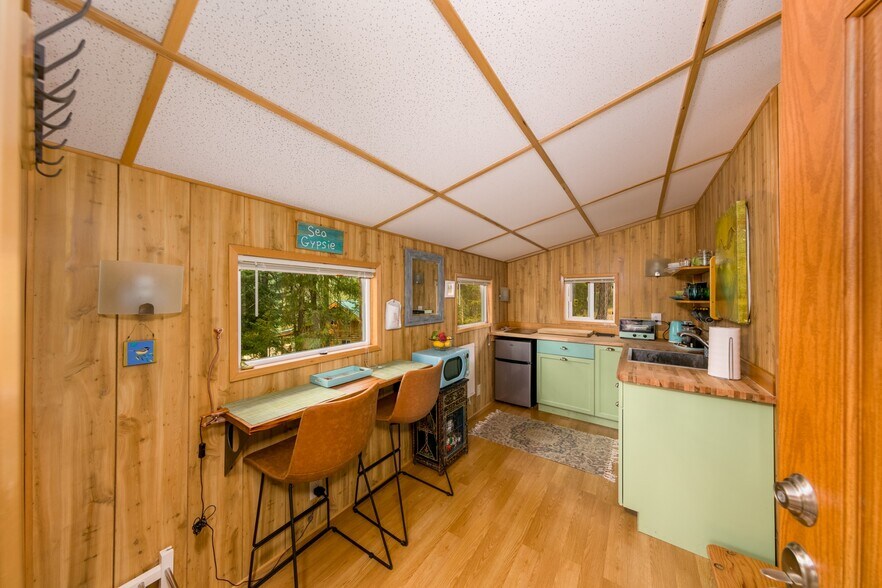 More Photos Of 82 Meadows Loop, Lyle Specialty For Sale