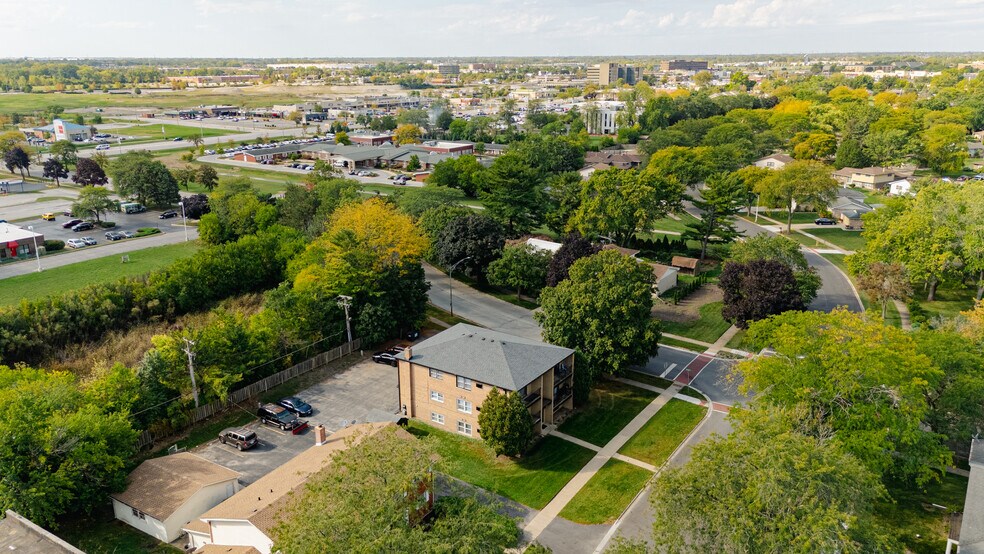 More Photos Of 4335 Lindenwood Dr, Matteson Apartments For Sale