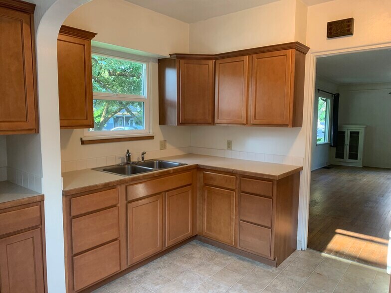 More Photos Of 343 E 15th Ave, Eugene Apartments For Sale