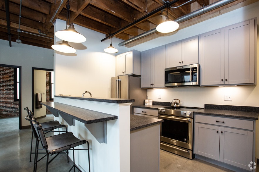 More Photos Of 24 Essex St, Haverhill Apartments For Sale