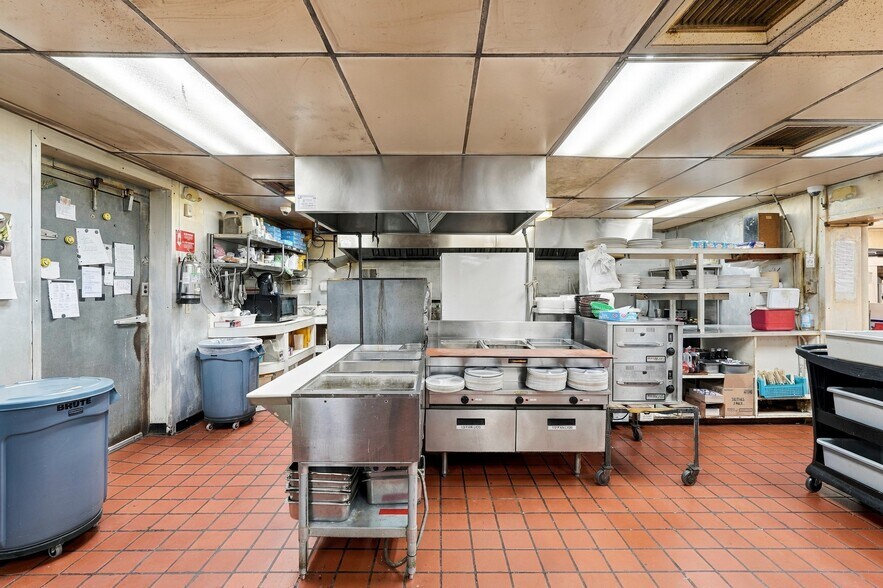 More Photos Of 4264 Murray Hwy, Hardin Restaurant For Sale