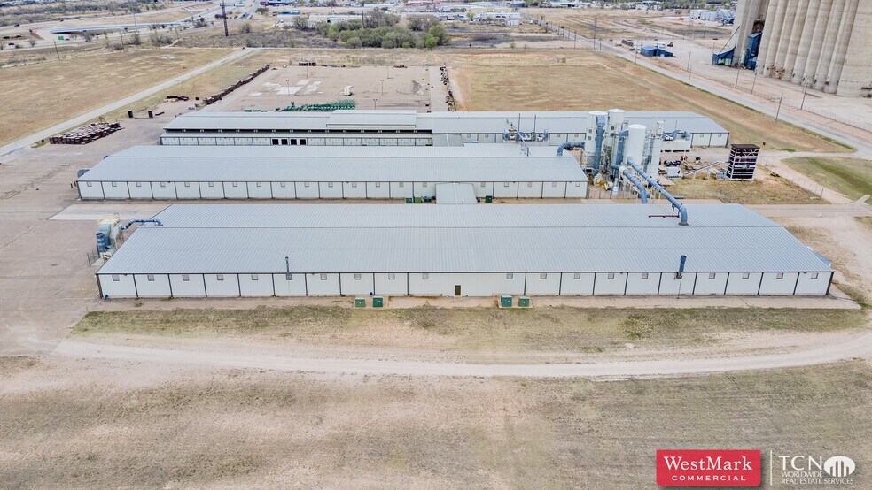More Photos Of 2002 N Avenue N, Lubbock Manufacturing For Lease
