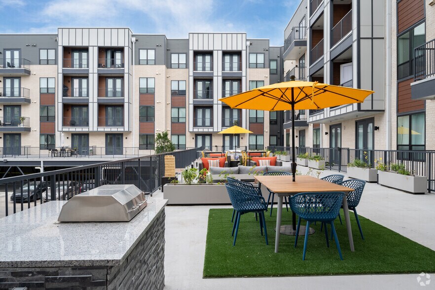 More Photos Of 2832 E Martin Luther King Jr Blvd, Austin Apartments For Lease