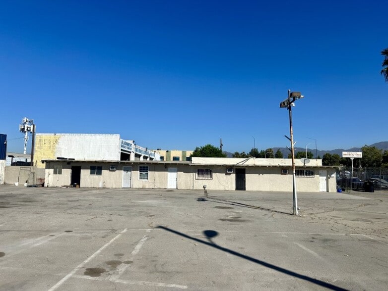 More Photos Of 514 Glenoaks Blvd, San Fernando Land For Lease