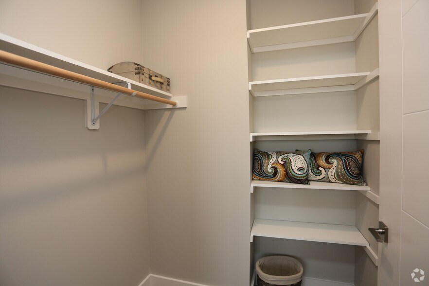 More Photos Of 4175 N Oakland Ave, Shorewood Multifamily For Sale