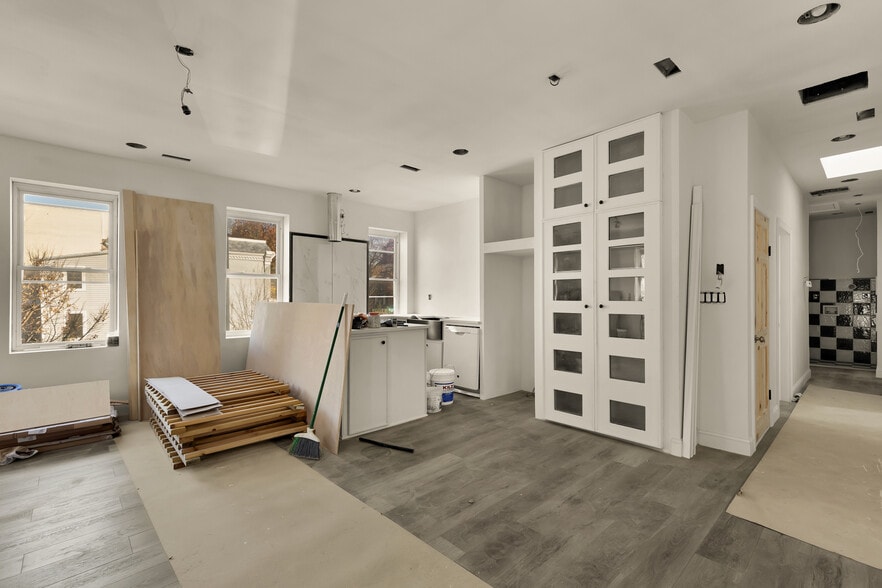 More Photos Of 2324 N Capitol St NW, Washington Storefront Retail Residential For Sale