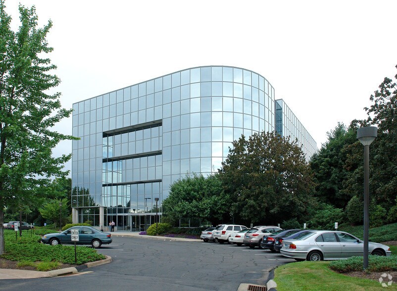 More Photos Of 333 E River Dr, East Hartford Office For Lease