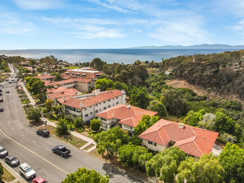 More Photos Of 229 Palos Verdes Dr W, Palos Verdes Estates Multifamily For Sale