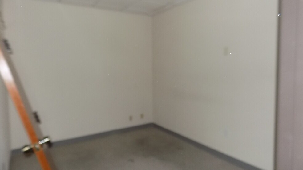 More Photos Of 315 S Cockrell Hill Rd, Duncanville Medical For Lease