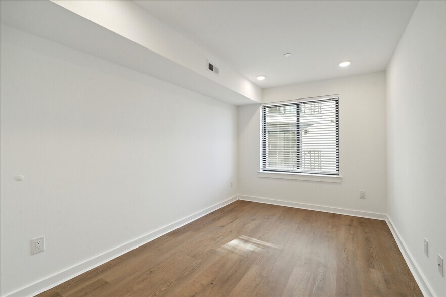 More Photos Of 1951 Point Breeze Ave, Philadelphia Apartments For Sale