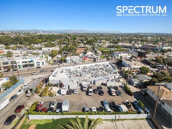 More Photos Of 401-411 Lincoln Blvd, Venice Restaurant For Lease