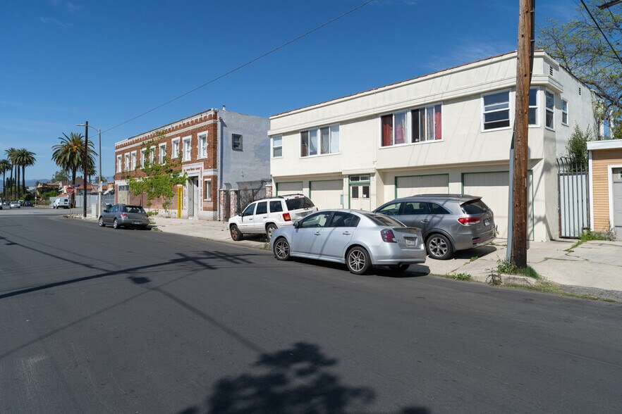More Photos Of 1906-1912 Cimarron St, Los Angeles Apartments For Lease