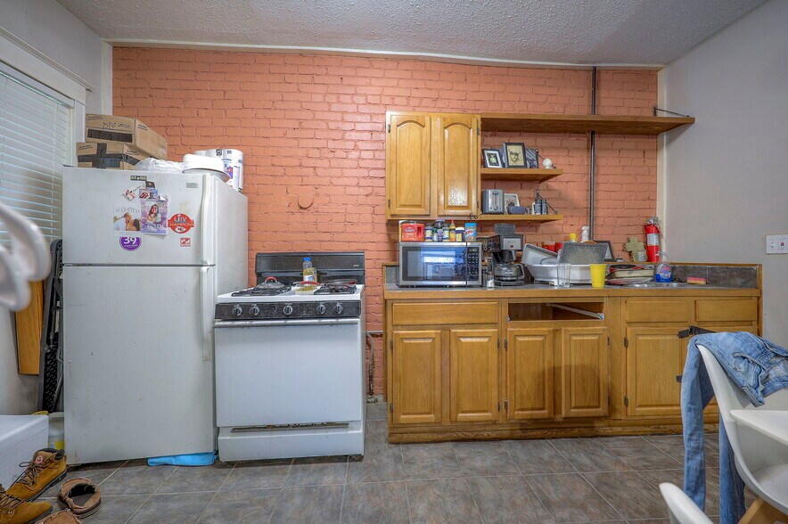 More Photos Of 1017 W 39th St, Kansas City Apartments For Sale