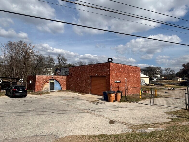 More Photos Of 8700 FM 969 Rd, Austin Freestanding For Sale