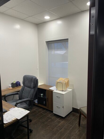 More Photos Of 2012-2040 Monroe St, Dearborn Medical For Lease